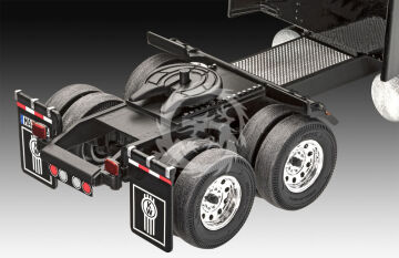 Tour Truck Iron Maiden (50th Anniversary) - Revell 07740 skala 1/32