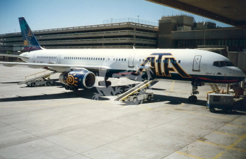 Boeing 757-200 ATA EI-LTA Kalkomania Pas-Decals w skali 1/144