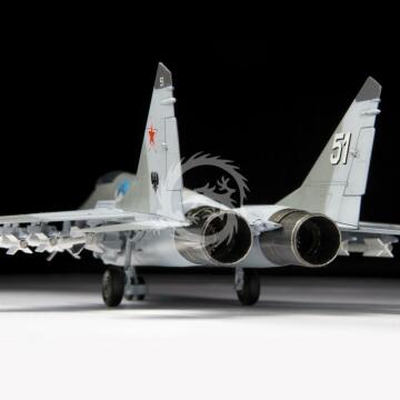 Model plastikowy MiG-29 (9-13) Russian Fighter Zvezda 7278 skala 1/72