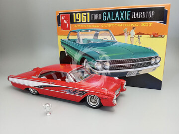 1961 Ford Galaxie Hardtop - AMT 1430 skala 1/25