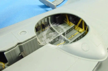 B-24. Wheel Bays - Metallic Details MDR3202 skala 1/32