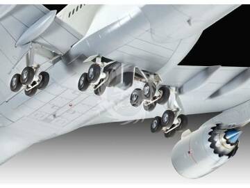 Boeing 747-8 Fanhansa Siegerflieger Revell 01111 skala 1/144