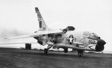 F-8E Crusader  early  non-hump  (for Academy) - Cat4 R72031 skala 1/72